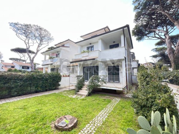 casa indipendente in vendita a Fiumicino in zona Fregene
