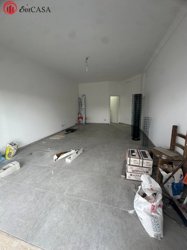 locale commerciale in vendita a Fiumicino in zona Aranova