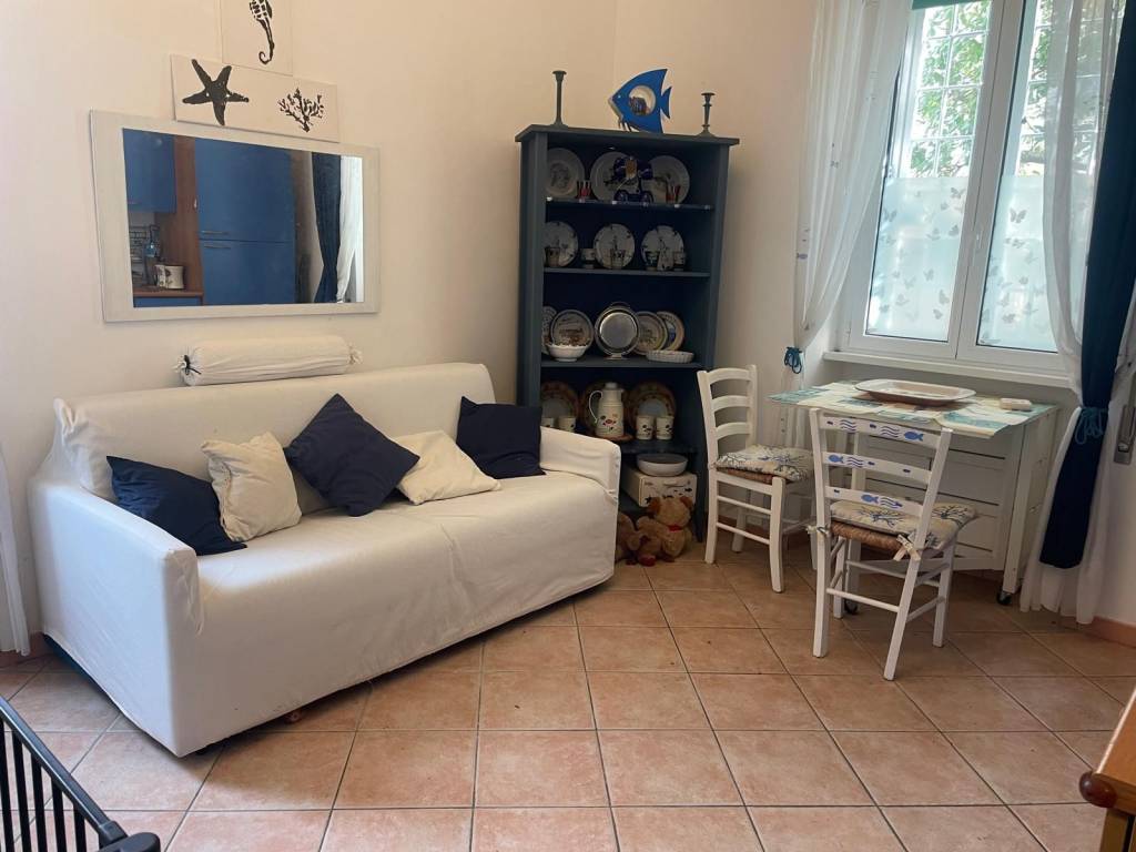 appartamento in vendita a Fiumicino in zona Fregene