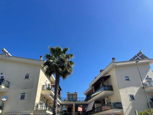 appartamento in vendita a Fiumicino in zona Fregene