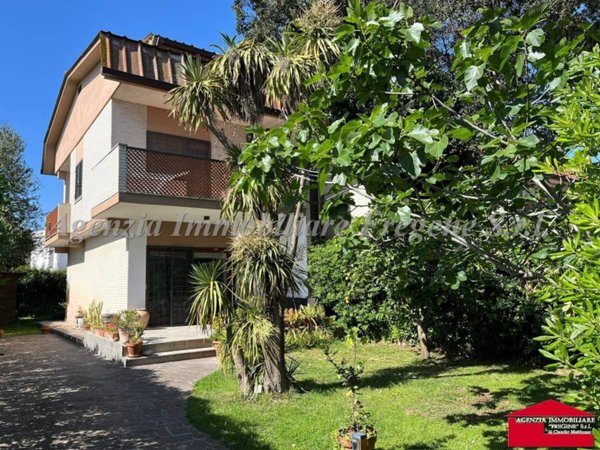 casa indipendente in vendita a Fiumicino in zona Fregene