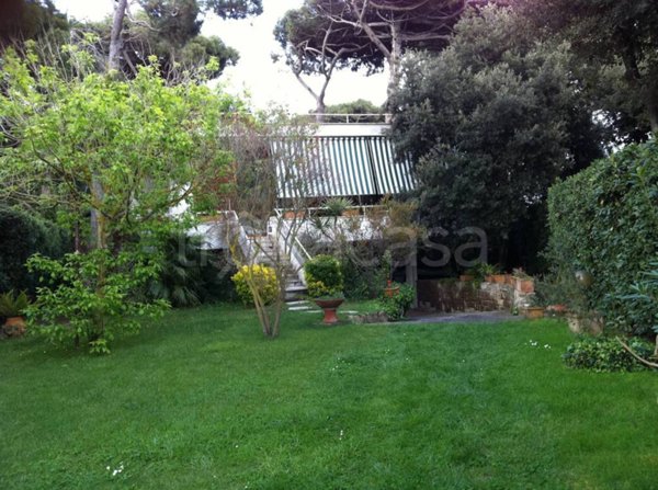 casa indipendente in vendita a Fiumicino in zona Fregene