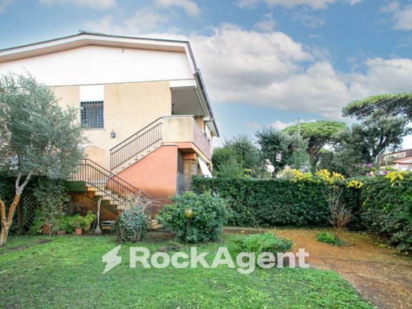 casa indipendente in vendita a Fiumicino in zona Fregene