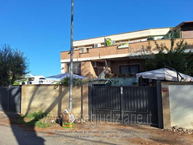 ufficio in vendita a Fiumicino in zona Isola Sacra