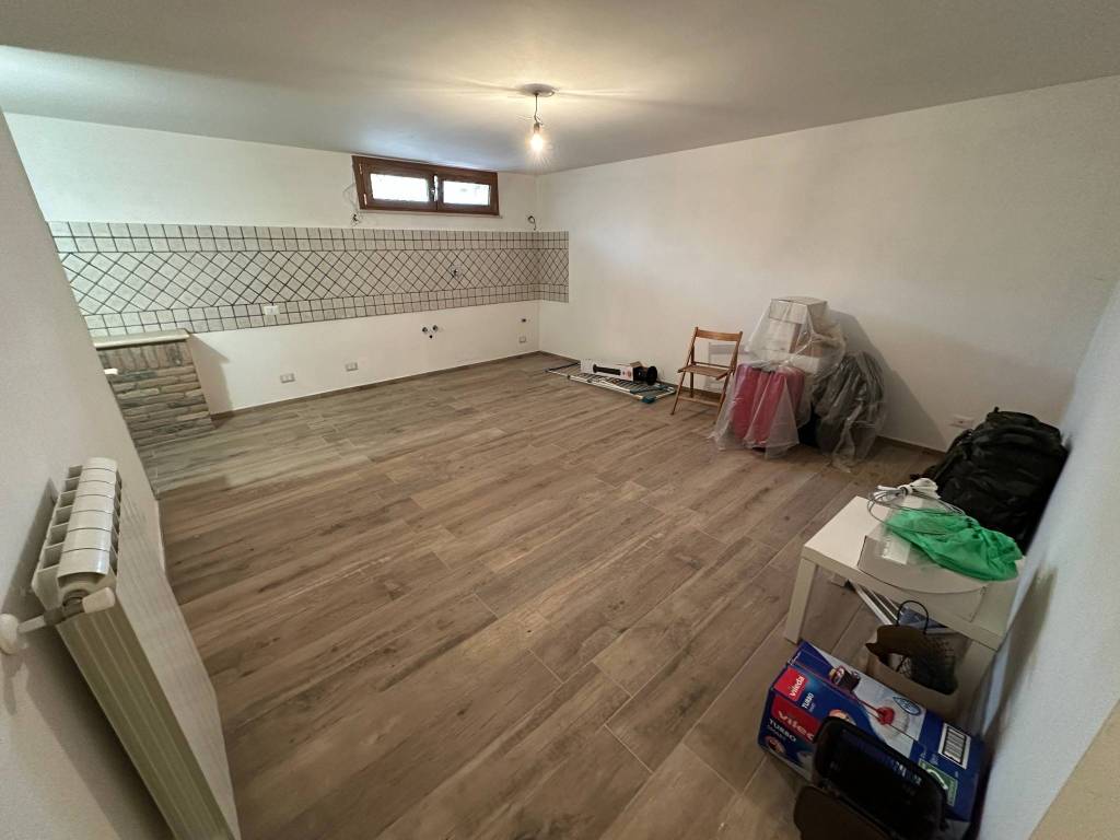 locale commerciale in vendita a Fiumicino in zona Aranova