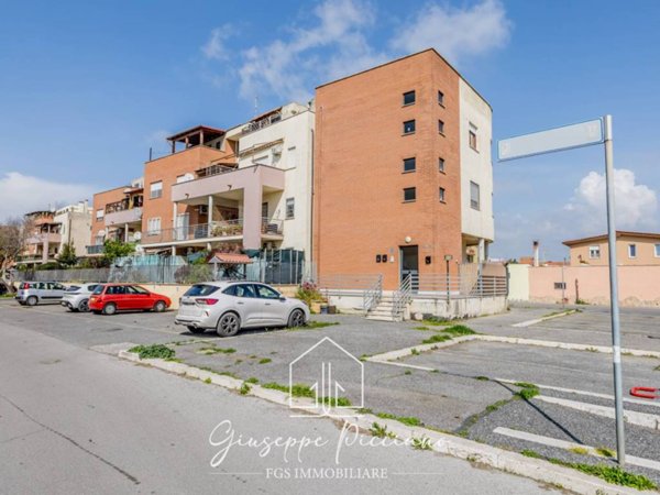 appartamento in vendita a Fiumicino in zona Isola Sacra