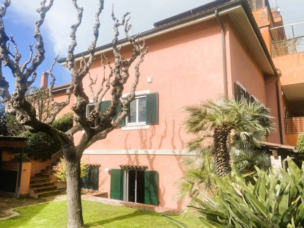casa indipendente in vendita a Fiumicino in zona Fregene
