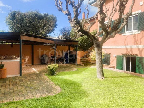 casa indipendente in vendita a Fiumicino in zona Fregene
