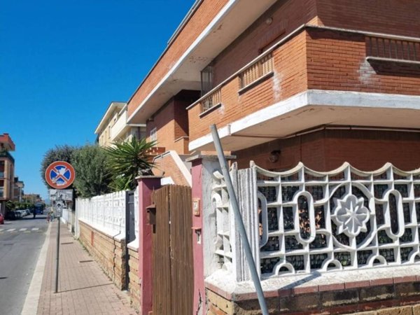 appartamento in vendita a Fiumicino in zona Palidoro