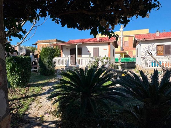 casa indipendente in vendita a Fiumicino in zona Passo Oscuro