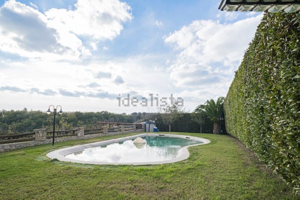 esavano in vendita a Fiumicino