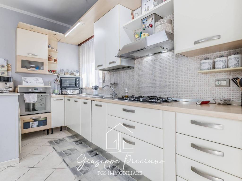 appartamento in vendita a Fiumicino in zona Isola Sacra