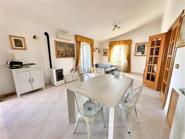 casa indipendente in vendita a Fiumicino in zona Fregene