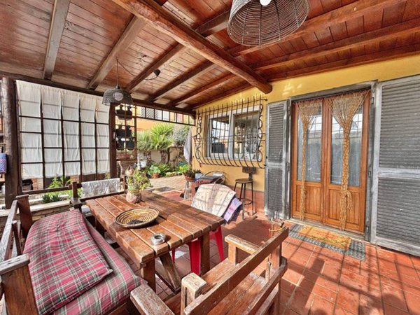 casa indipendente in vendita a Fiumicino in zona Isola Sacra