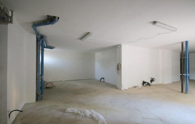 negozio in vendita a Fiumicino