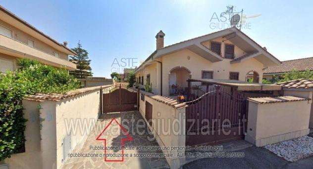 casa indipendente in vendita a Fiumicino in zona Isola Sacra