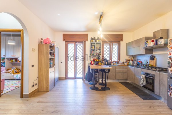 appartamento in vendita a Fiumicino in zona Isola Sacra