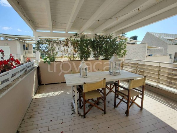 appartamento in vendita a Fiumicino in zona Fregene