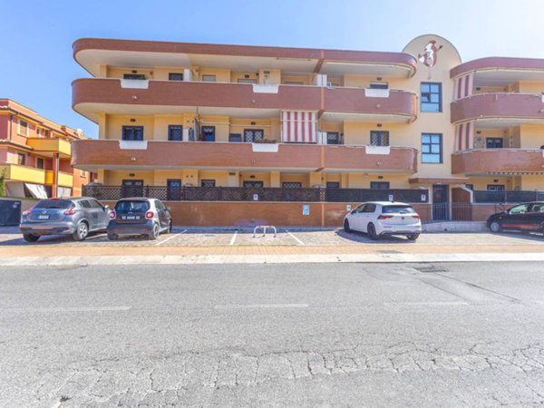 appartamento in vendita a Fiumicino in zona Isola Sacra