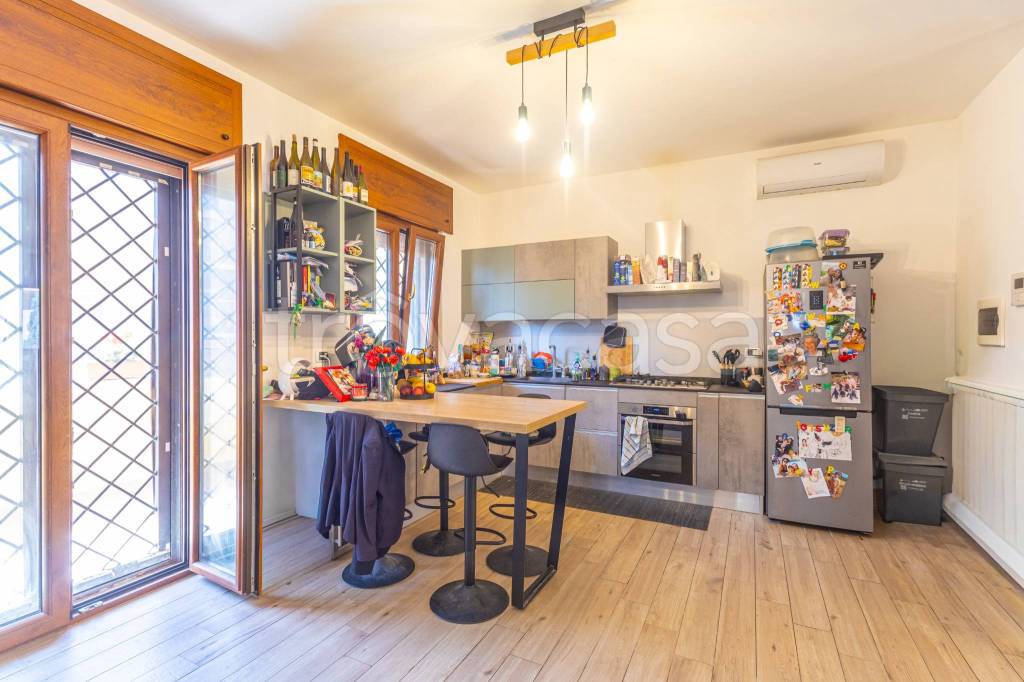 appartamento in vendita a Fiumicino in zona Isola Sacra