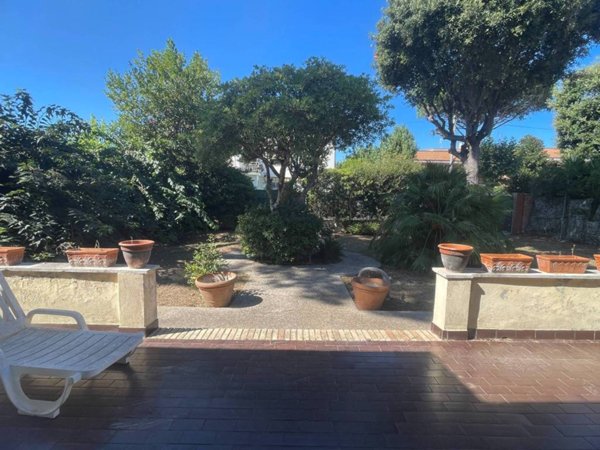 casa indipendente in vendita a Fiumicino in zona Fregene