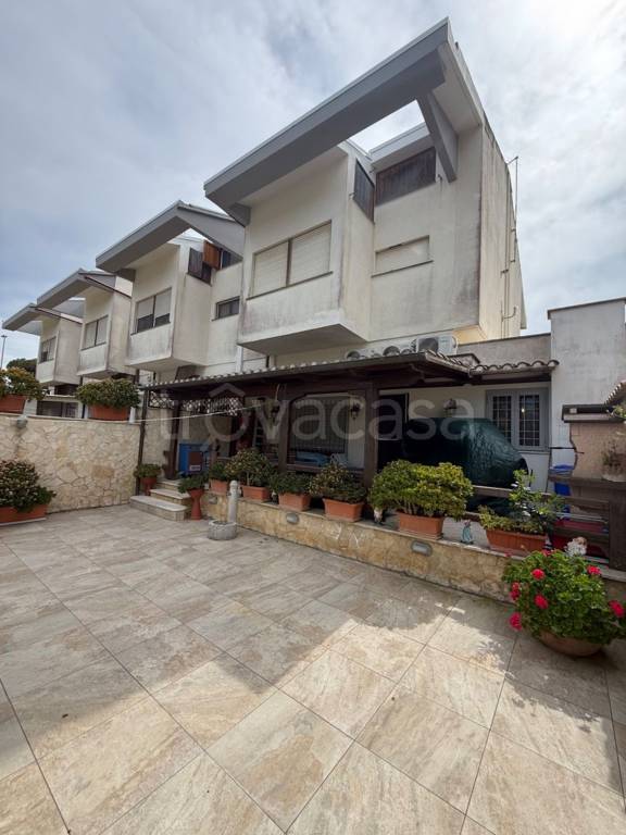 appartamento in vendita a Fiumicino in zona Fregene