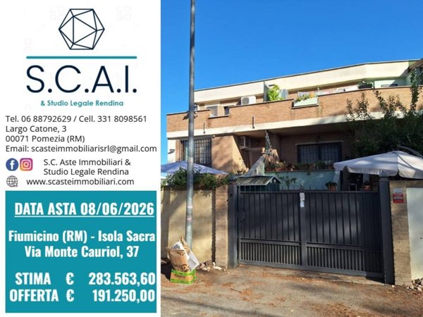 casa indipendente in vendita a Fiumicino in zona Isola Sacra