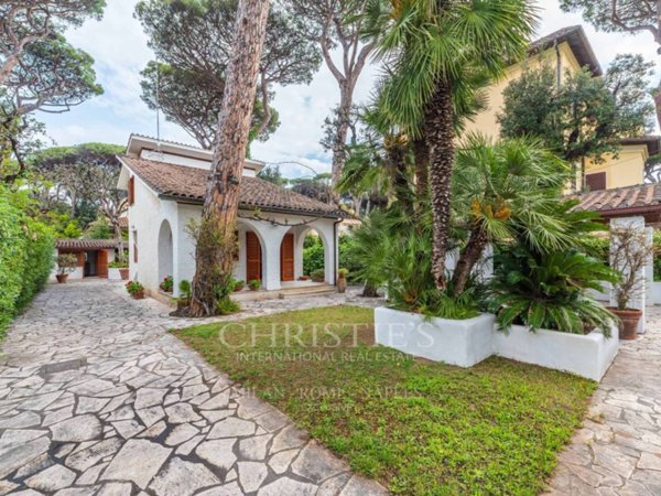 casa indipendente in vendita a Fiumicino