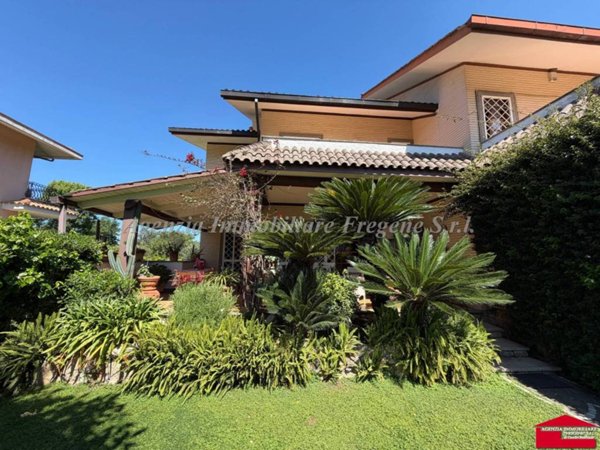 casa indipendente in vendita a Fiumicino in zona Fregene