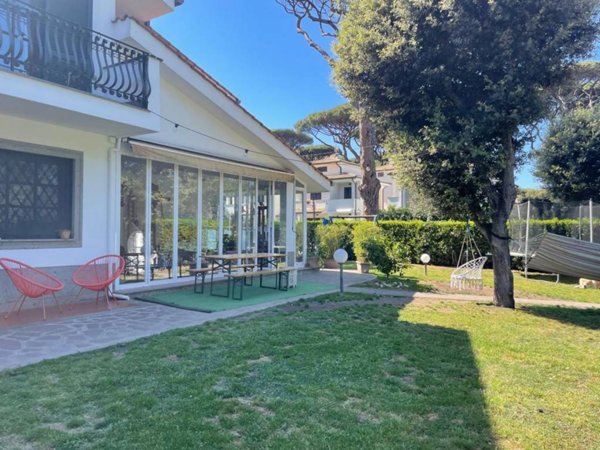 casa indipendente in vendita a Fiumicino in zona Fregene