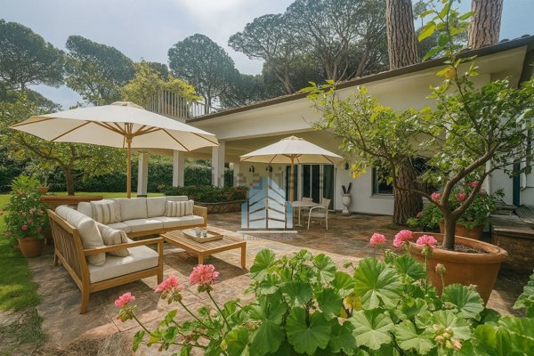 casa indipendente in vendita a Fiumicino in zona Fregene