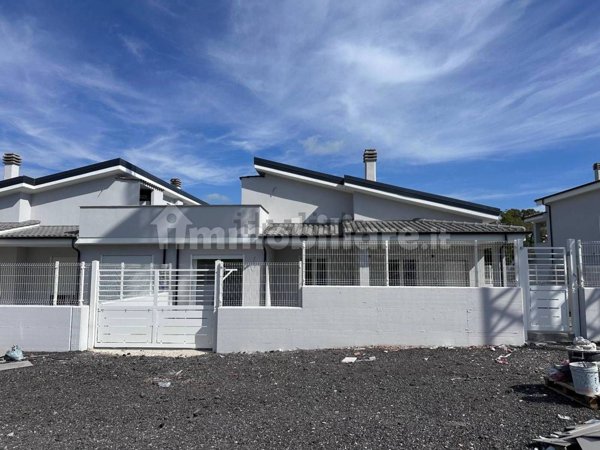 casa indipendente in vendita a Fiumicino in zona Aranova