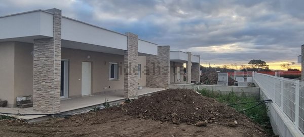 casa indipendente in vendita a Fiumicino in zona Aranova