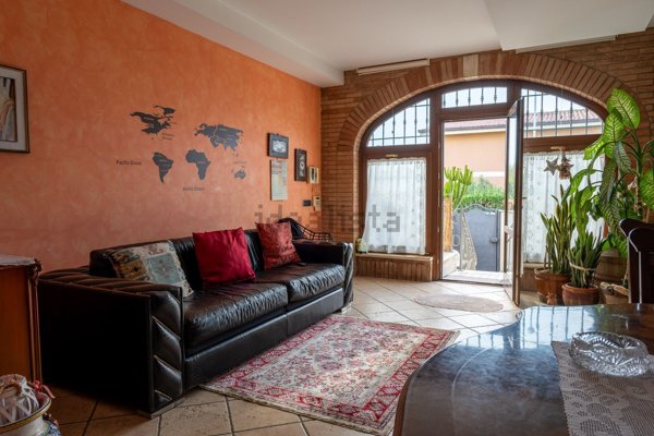 casa indipendente in vendita a Fiumicino in zona Isola Sacra