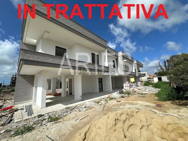 casa indipendente in vendita a Fiumicino