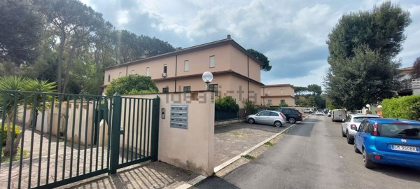 casa indipendente in vendita a Fiumicino in zona Fregene