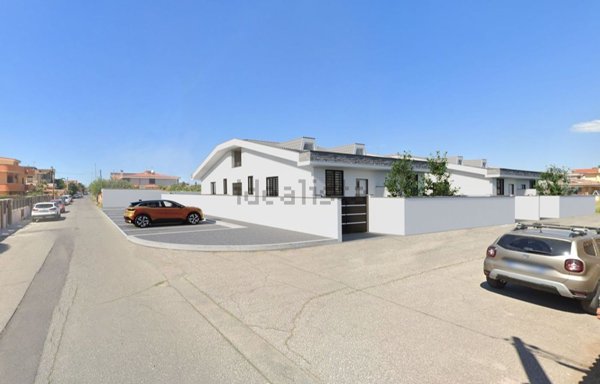 casa indipendente in vendita a Fiumicino in zona Isola Sacra