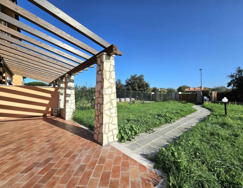 casa indipendente in vendita a Fiumicino in zona Fregene