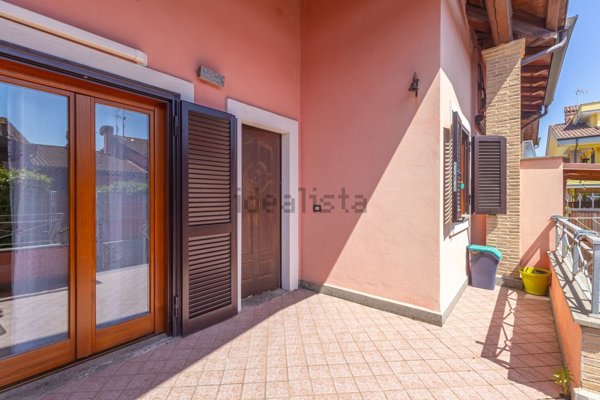 casa indipendente in vendita a Fiumicino