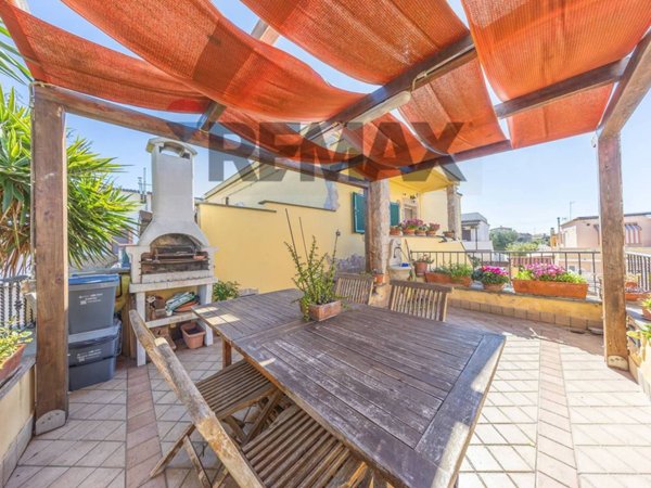 casa indipendente in vendita a Fiumicino