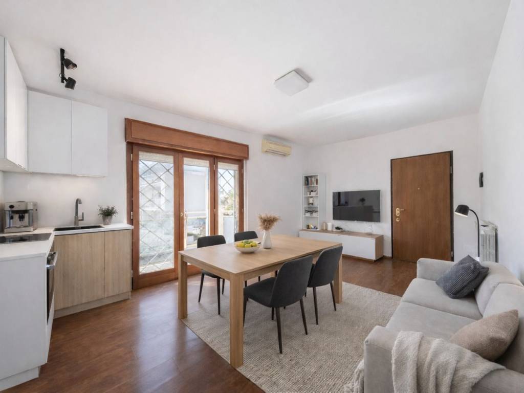 appartamento in vendita a Fiumicino in zona Isola Sacra