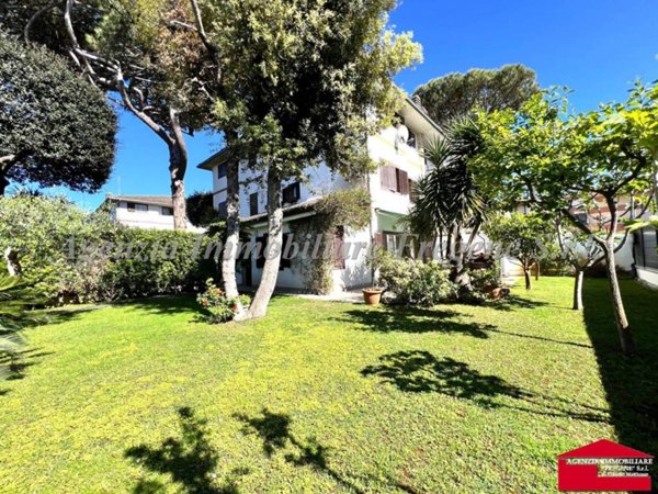 casa indipendente in vendita a Fiumicino in zona Fregene