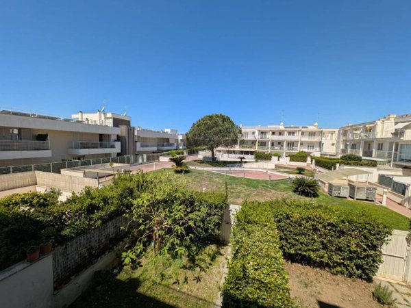 appartamento in vendita a Fiumicino in zona Fregene