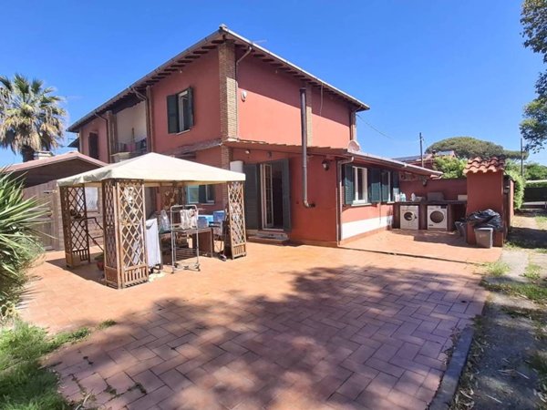 casa indipendente in vendita a Fiumicino in zona Maccarese