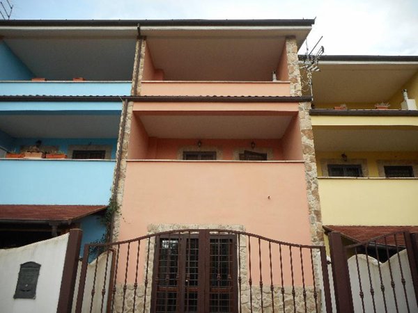 casa indipendente in vendita a Fiumicino in zona Aranova
