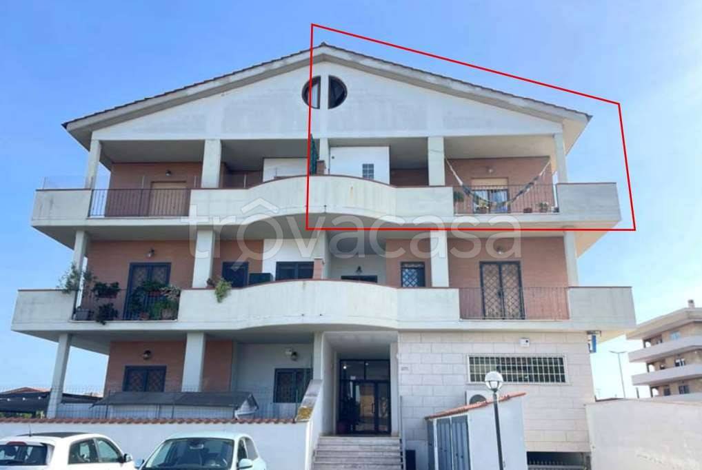 appartamento in vendita a Fiumicino in zona Isola Sacra