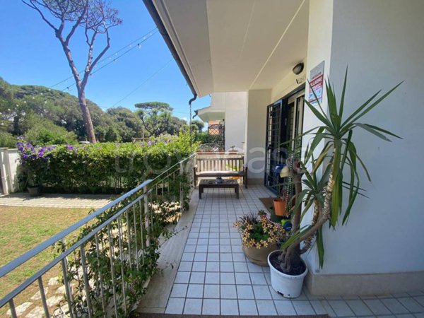 casa indipendente in vendita a Fiumicino in zona Fregene