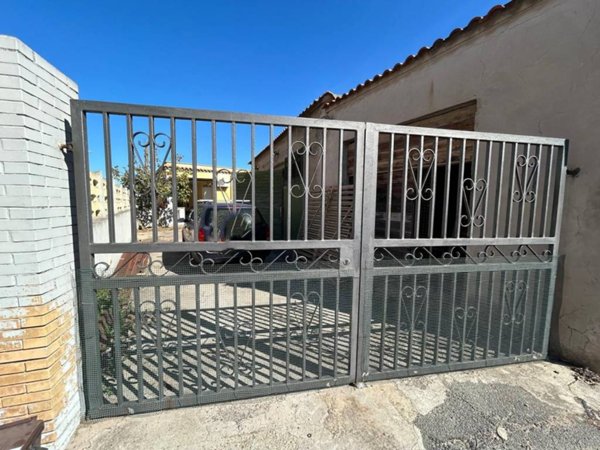 casa semindipendente in vendita a Fiumicino in zona Isola Sacra