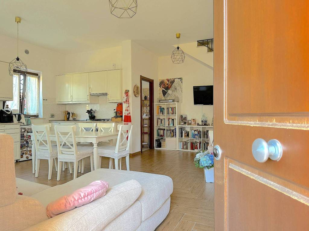 casa indipendente in vendita a Fiumicino in zona Isola Sacra
