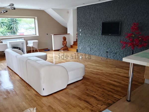 casa indipendente in vendita a Fiumicino